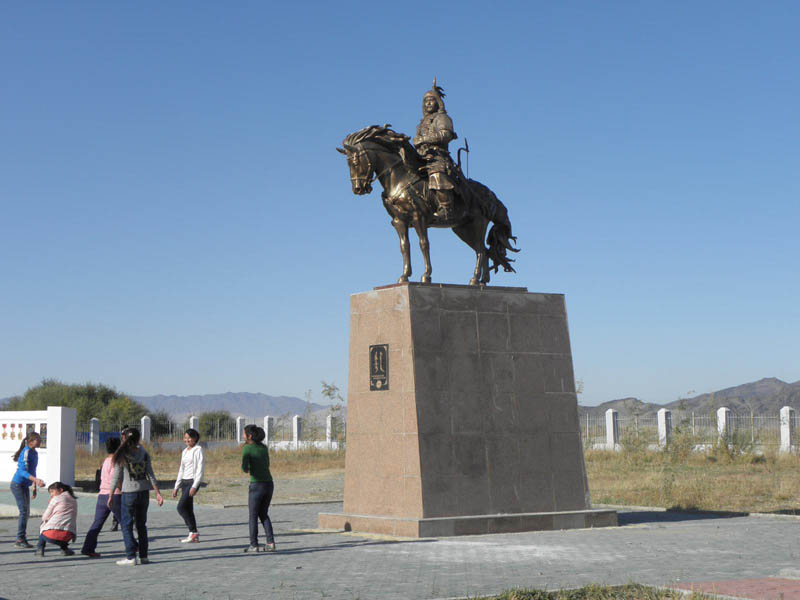 Памятник Убаши-Хану
