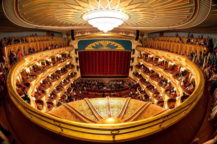 Зал оперы