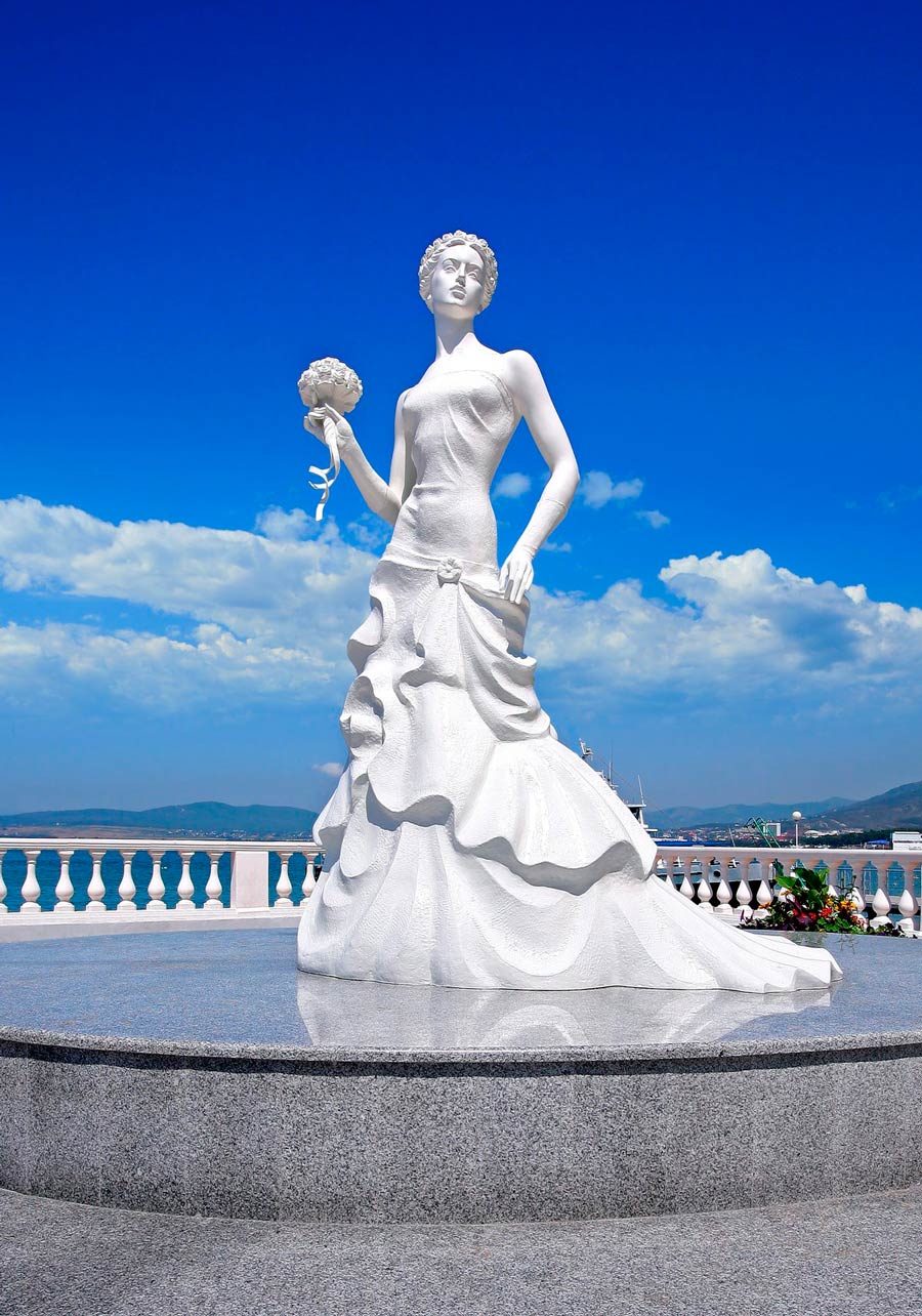Скульптура «Белая невеста»