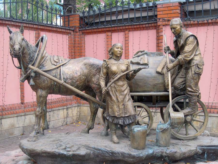 Памятник Водовозу